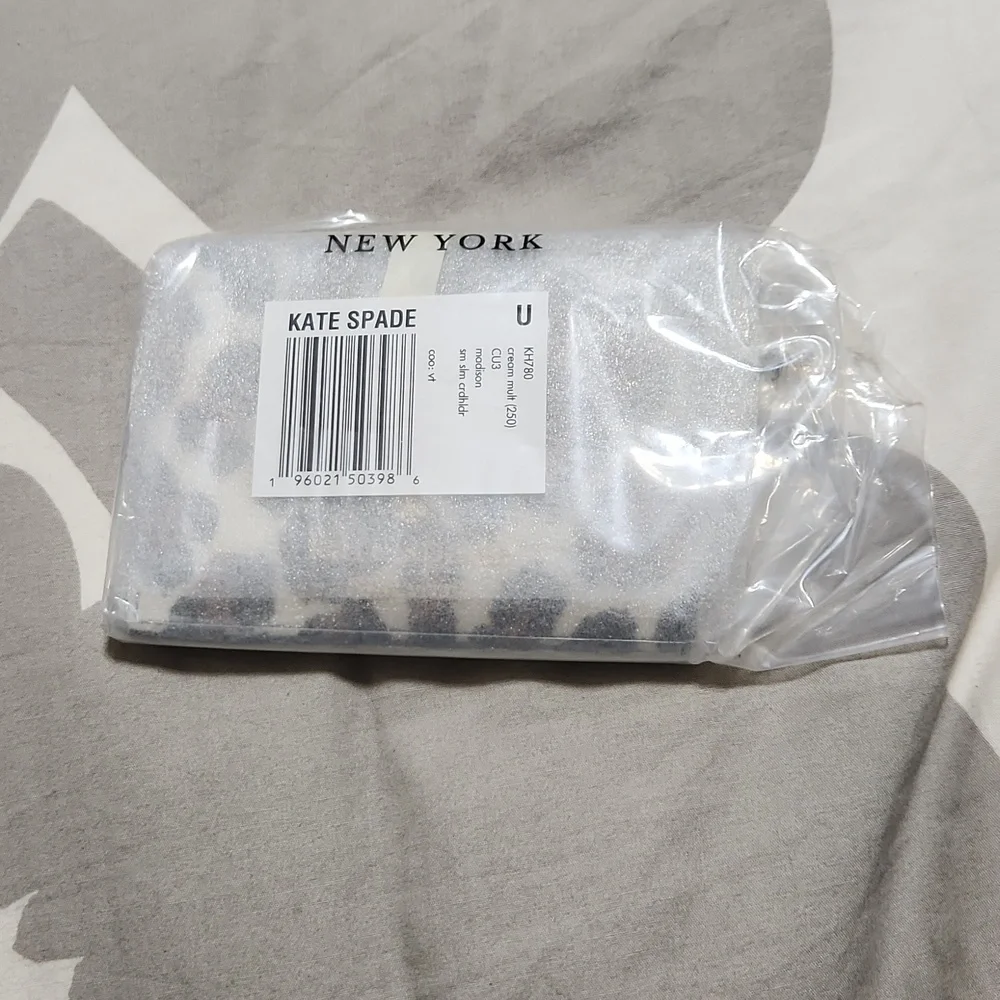 Kate Spade Madison Spotted Leopard Small Slim Card Holder - Picture 3 of 3